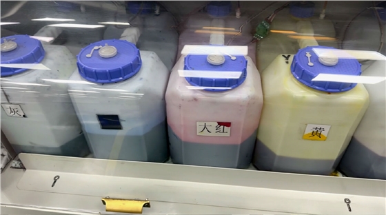 數碼(mǎ)印花機(jī)加墨水(shui)能加滿(mǎn)嗎?