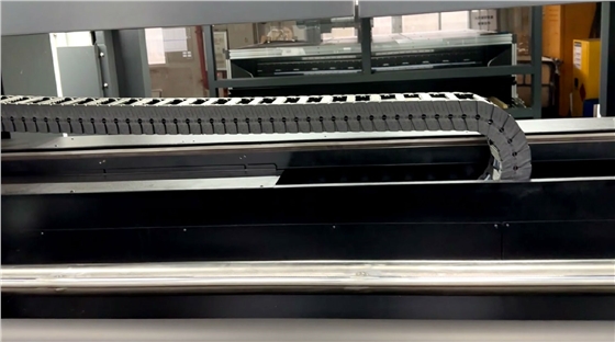 如(ru)何判斷(duàn)數碼印(yìn)花機的(de)導軌是(shì)否需要(yao)更換？