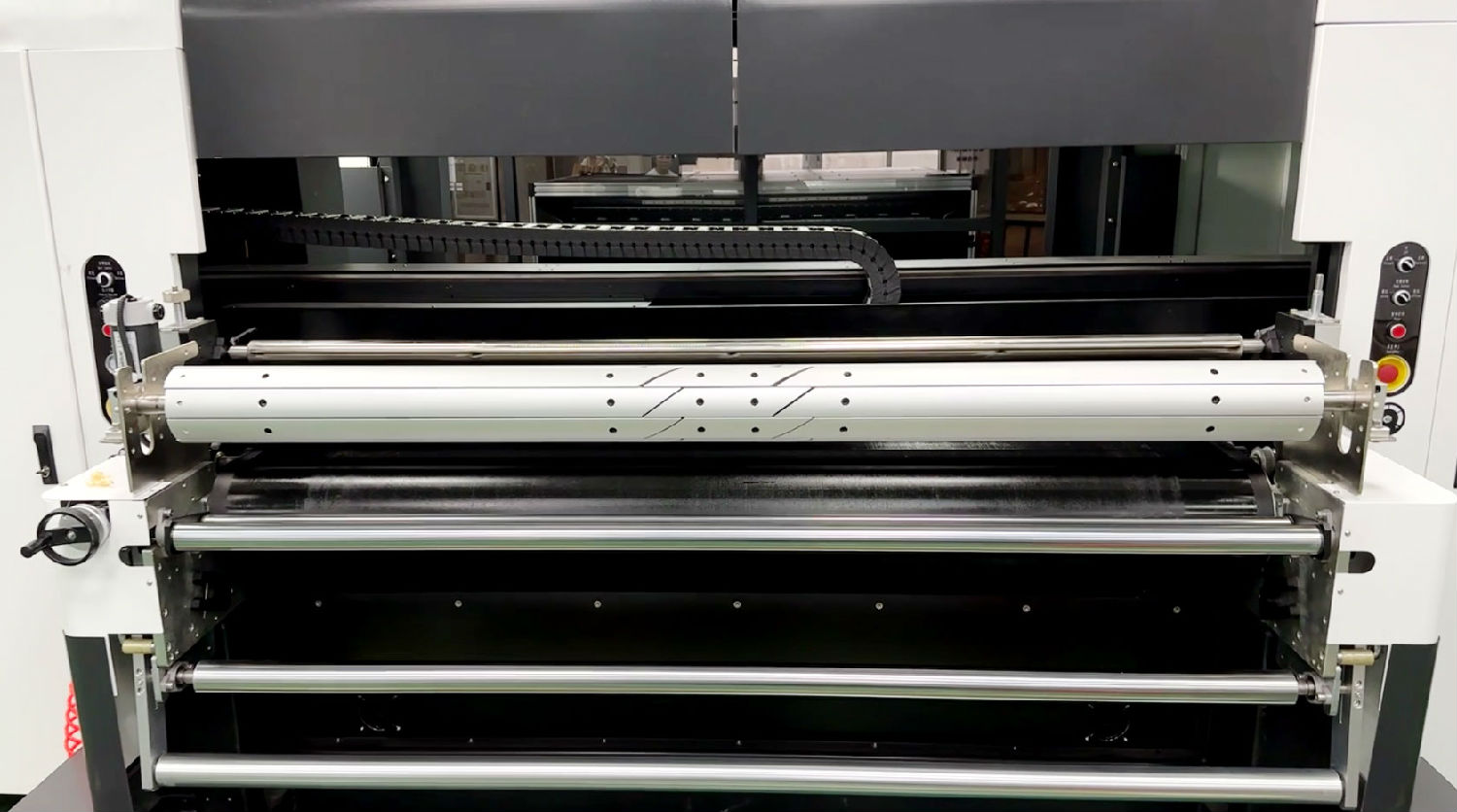 數(shù)碼印花機(jī)防高溫的(de)保養技巧(qiao)