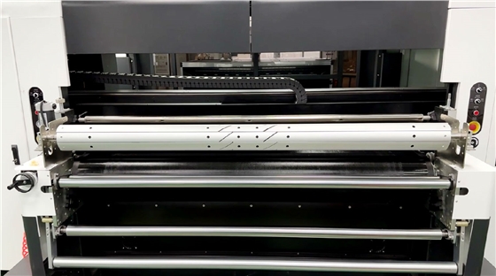 數碼(ma)印花機防(fáng)高溫的保(bǎo)養技巧